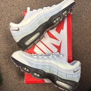 Nike Air Max 95 Sequoia Dusty Sage : Pale Green & Cream